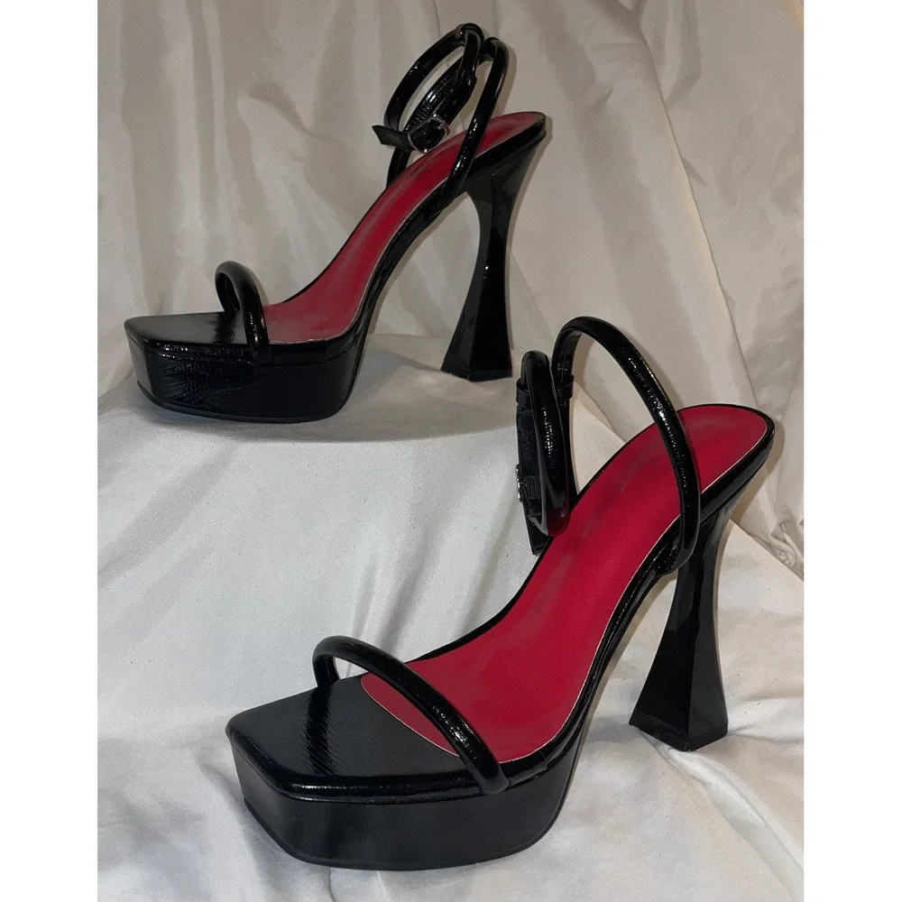 Unbranded black patent